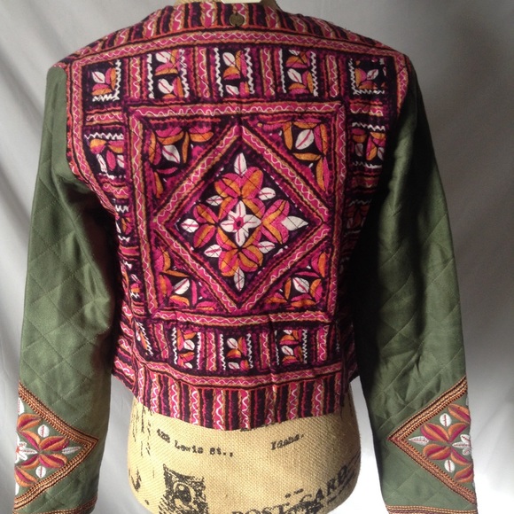 Billabong Jackets & Blazers - NWT Billabong Quilted Crop Jacket Sz M